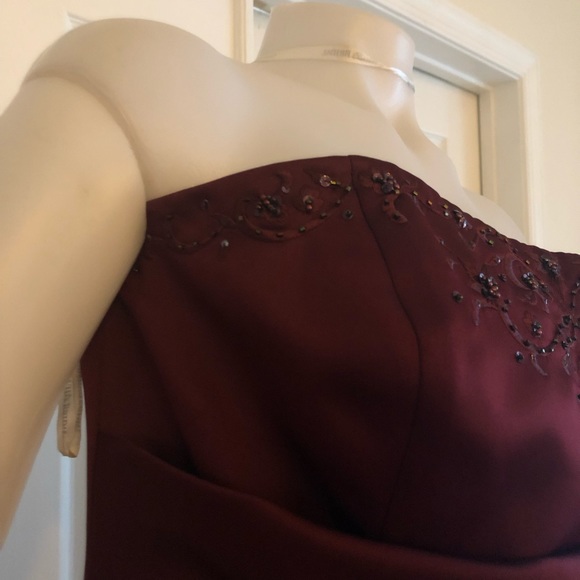 David’s Bridal Dress Wine 16 F11165 - Picture 5 of 11